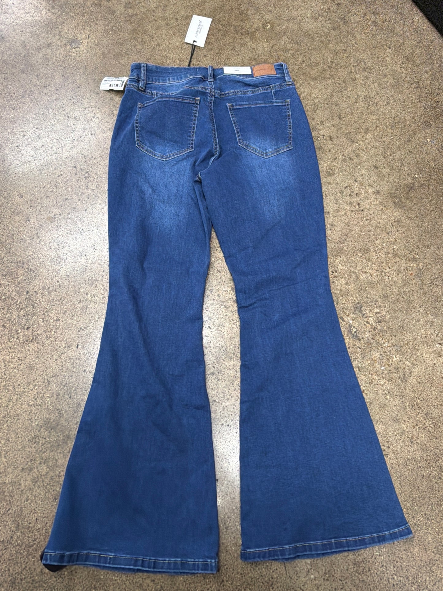 Jeans Flared By Clothes Mentor In Blue Denim, Size:6