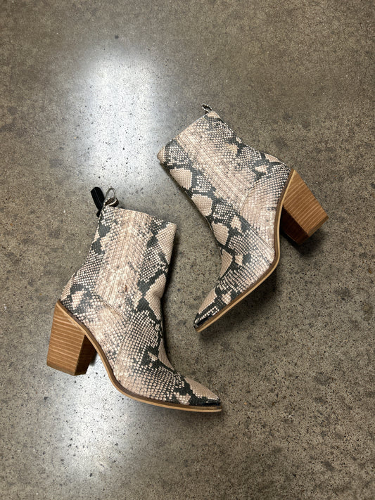 Boots Ankle Heels By Steve Madden In Snakeskin Print, Size:9
