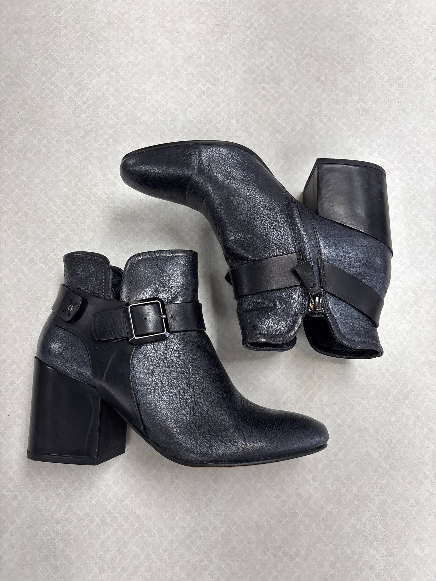 Boots Ankle Heels By Clothes Mentor In Black, Size:7.5