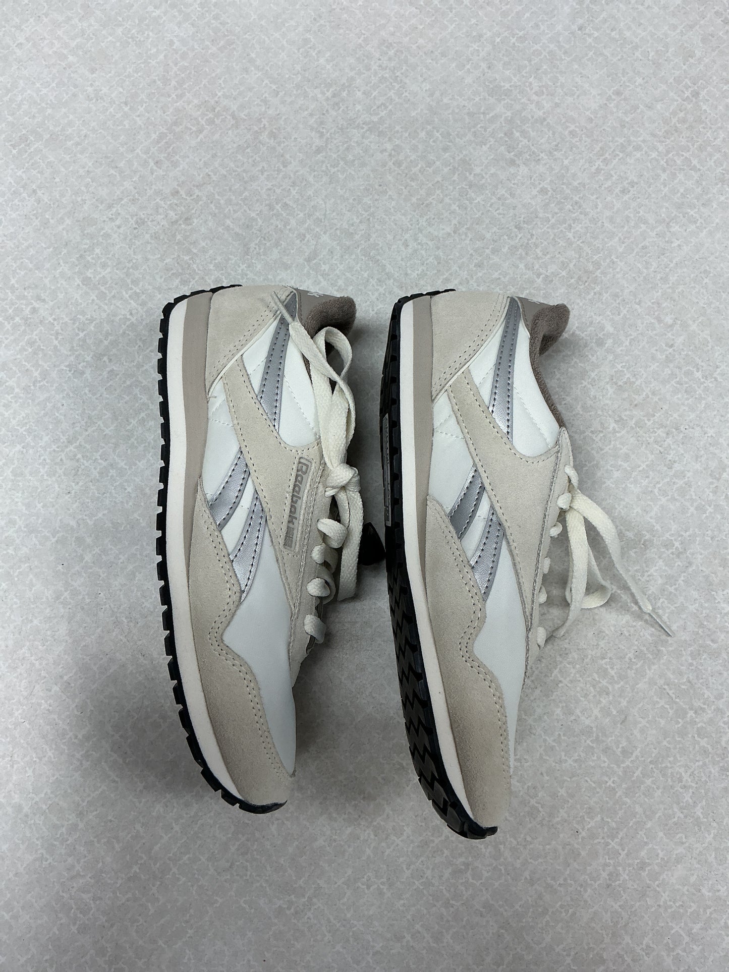 Shoes Sneakers By Reebok In Grey & White, Size:7.5