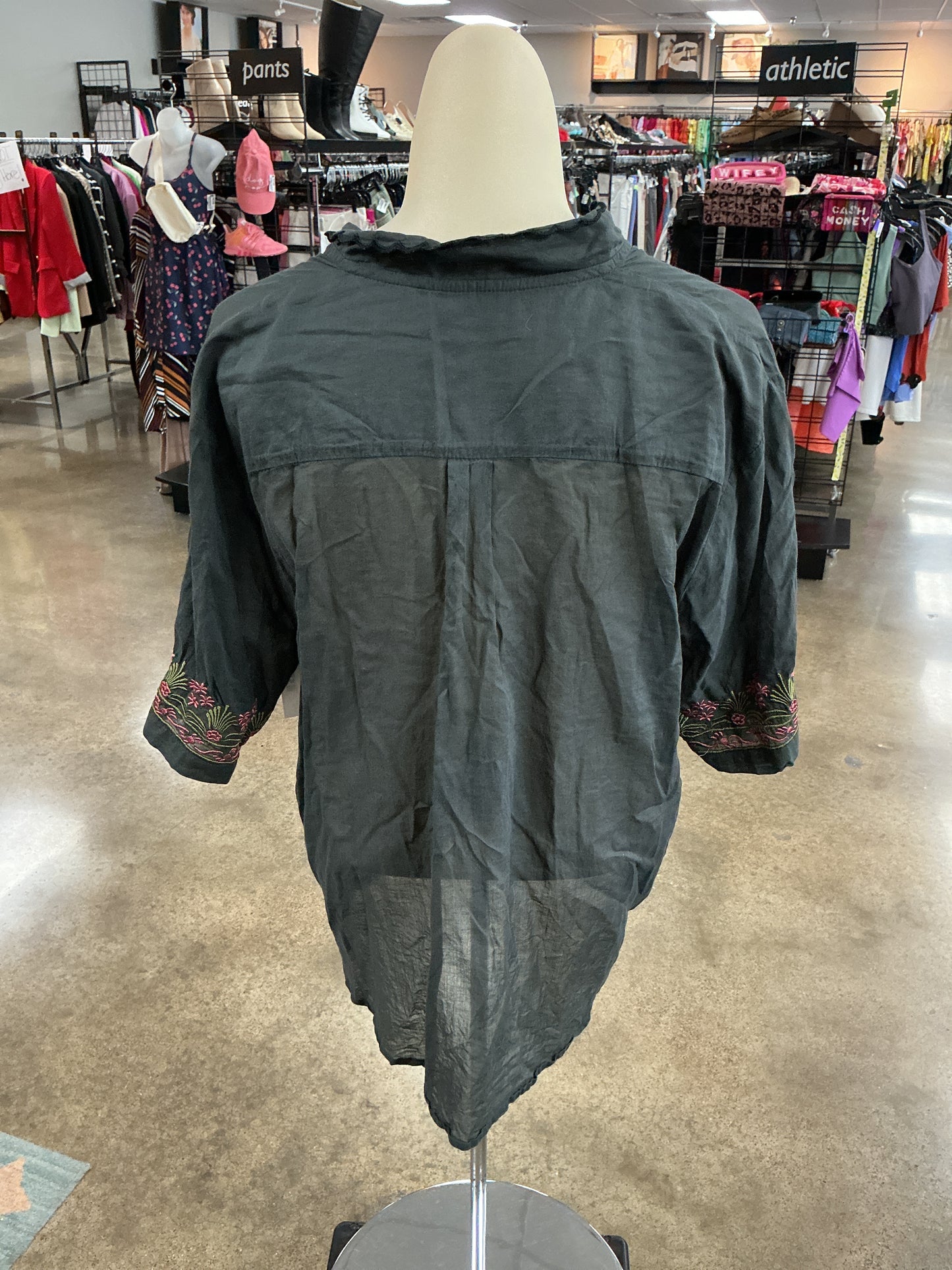 Top Ss By Clothes Mentor In Black, Size:M
