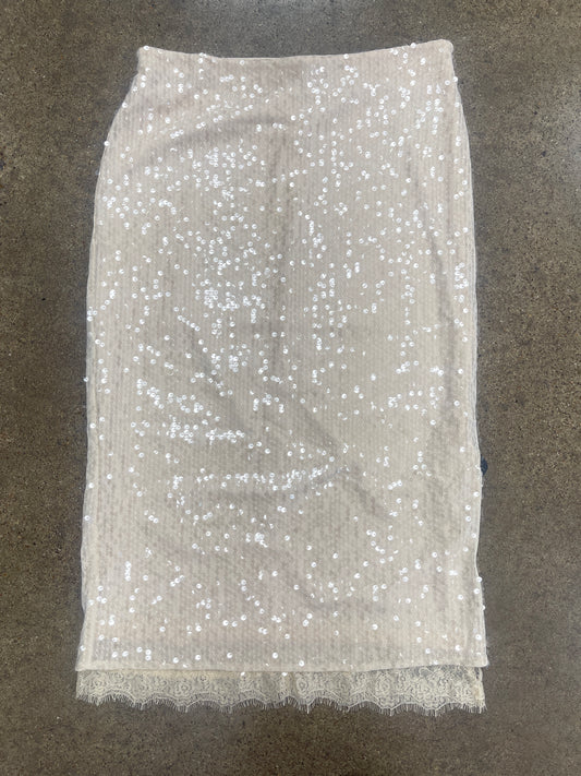 Skirt Midi By Clothes Mentor In Cream, Size:M