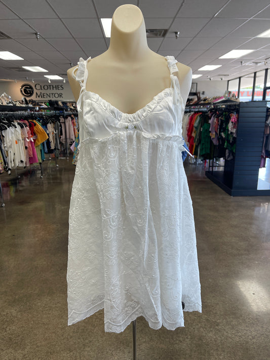 Dress Casual Short By Clothes Mentor In White, Size:M
