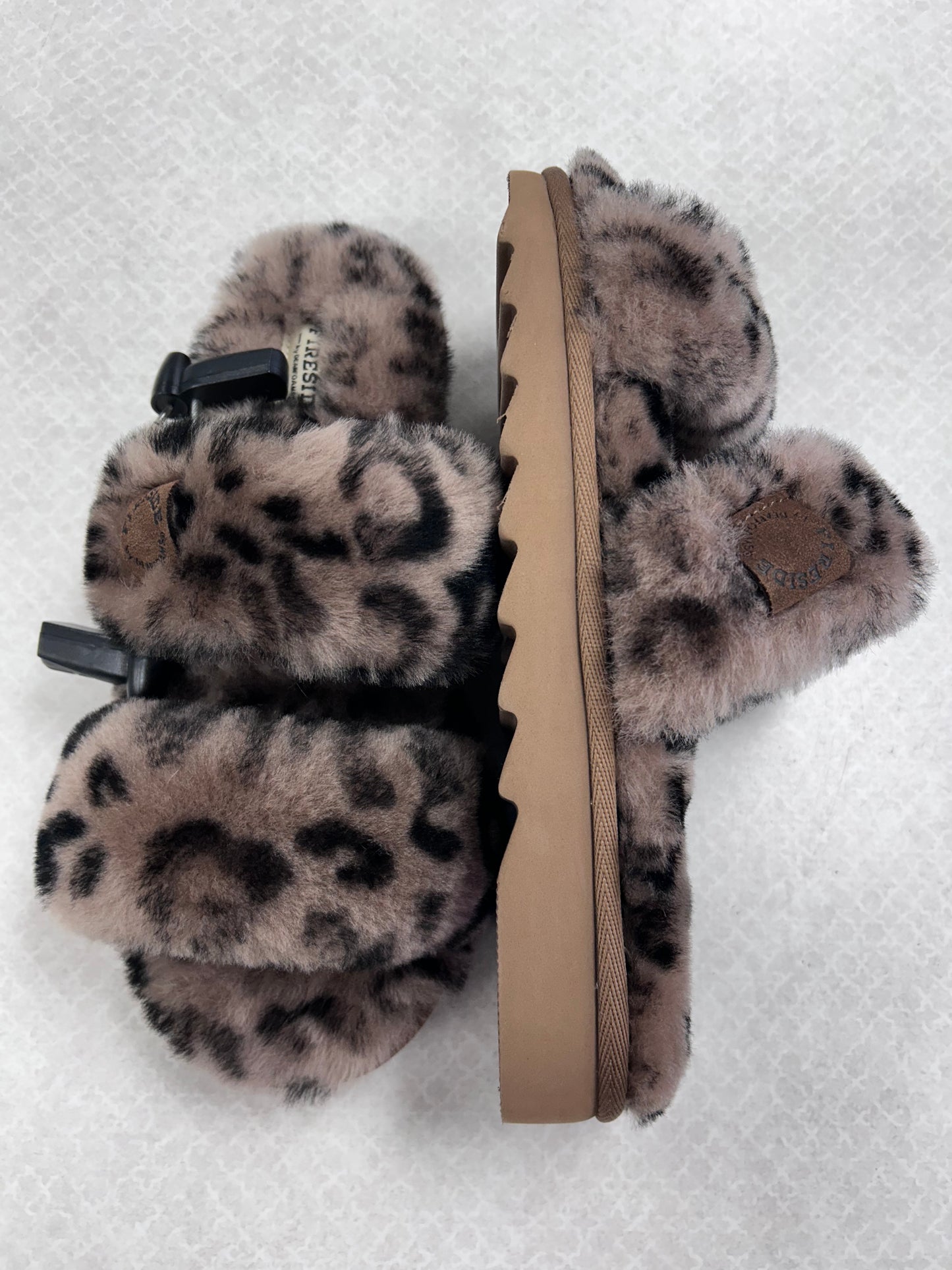 Slippers By Clothes Mentor In Animal Print, Size:9