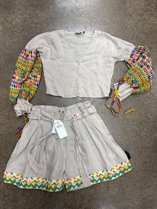 Shorts Set By Clothes Mentor In Beige, Size:Xs