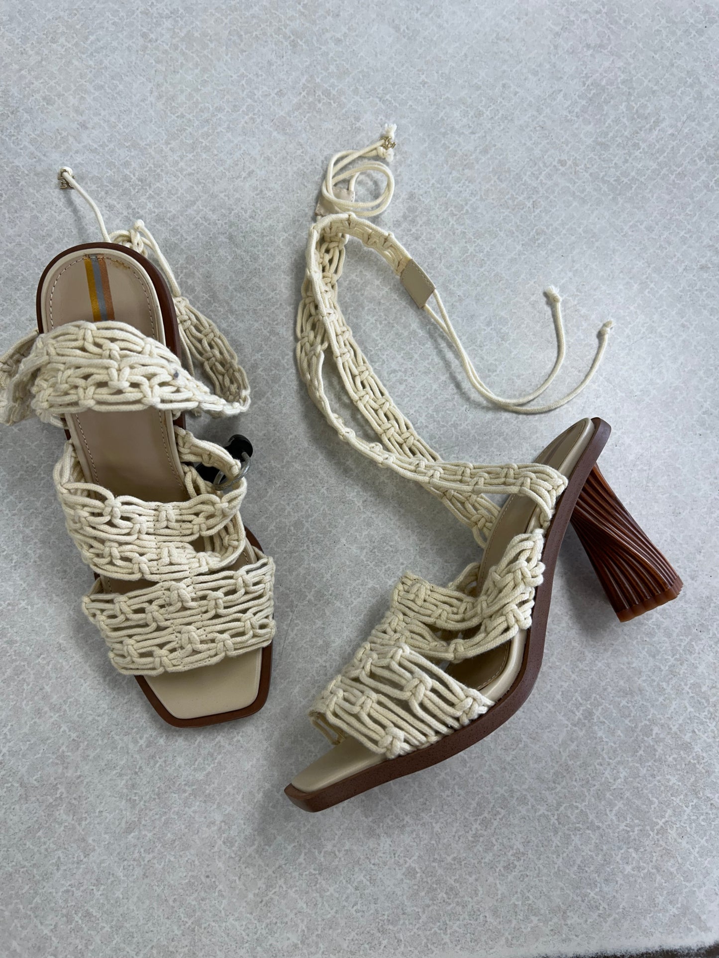 SANDALS HEELS BLOCK by SAM EDELMAN In CREAM, Size: 6.5