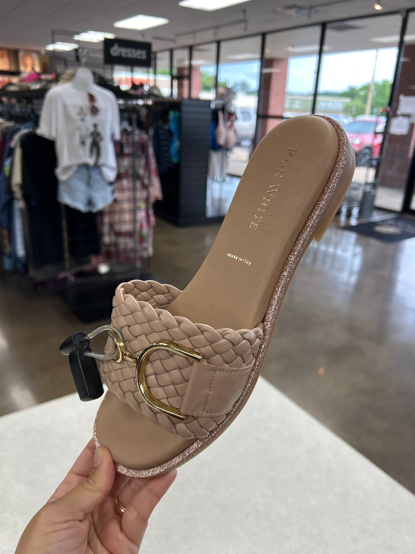 Sandals Flats By Clothes Mentor In Tan, Size:11