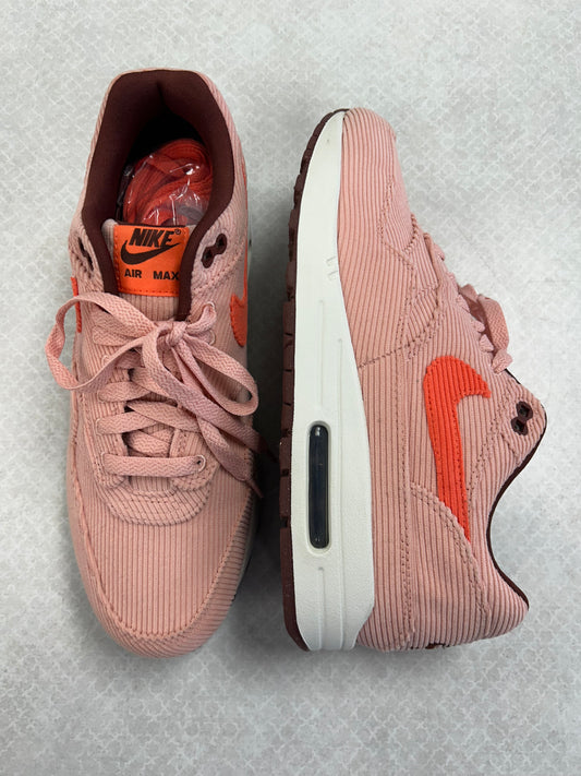 Shoes Sneakers By Nike In Coral, Size:8.5