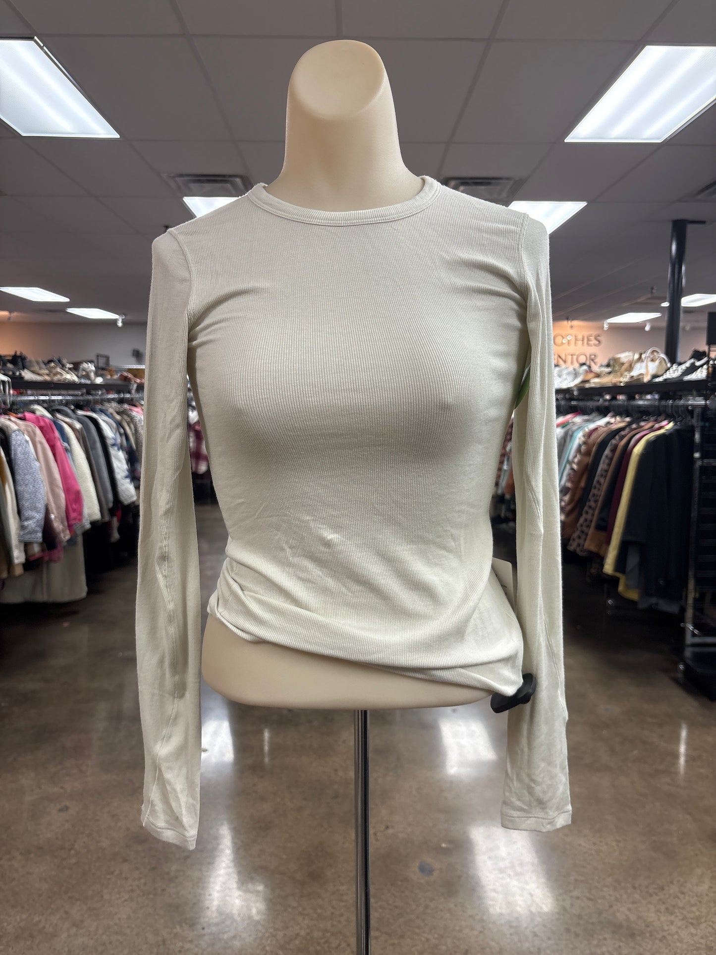Athletic Top Ls Crewneck By Lululemon In Cream, Size:4