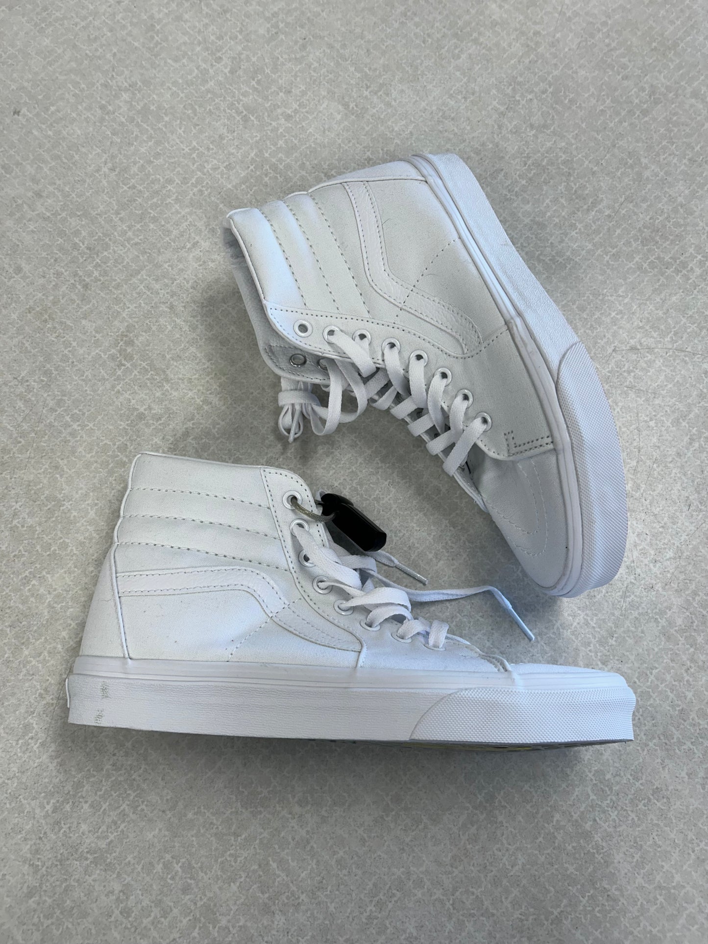 Shoes Sneakers By Vans In White, Size: 9