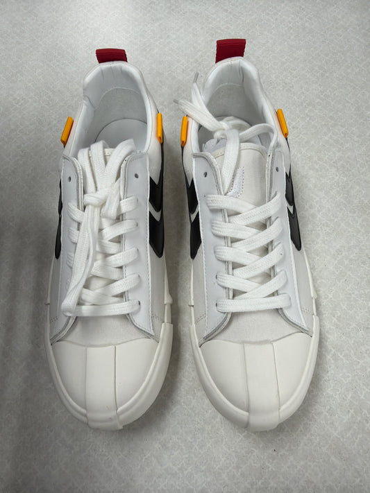 Shoes Sneakers By Clothes Mentor In White, Size:9