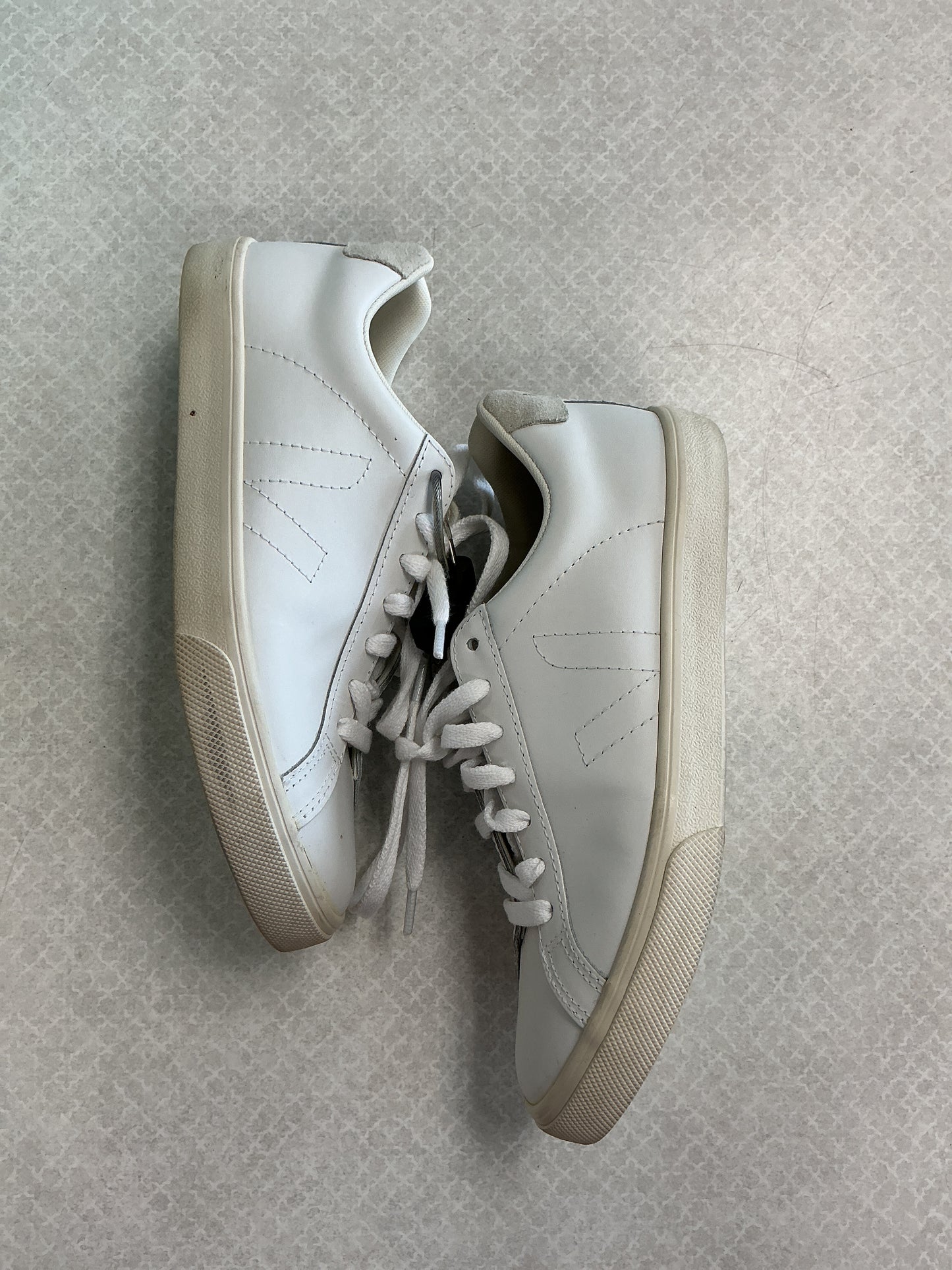 Shoes Sneakers By Veja In White, Size:6
