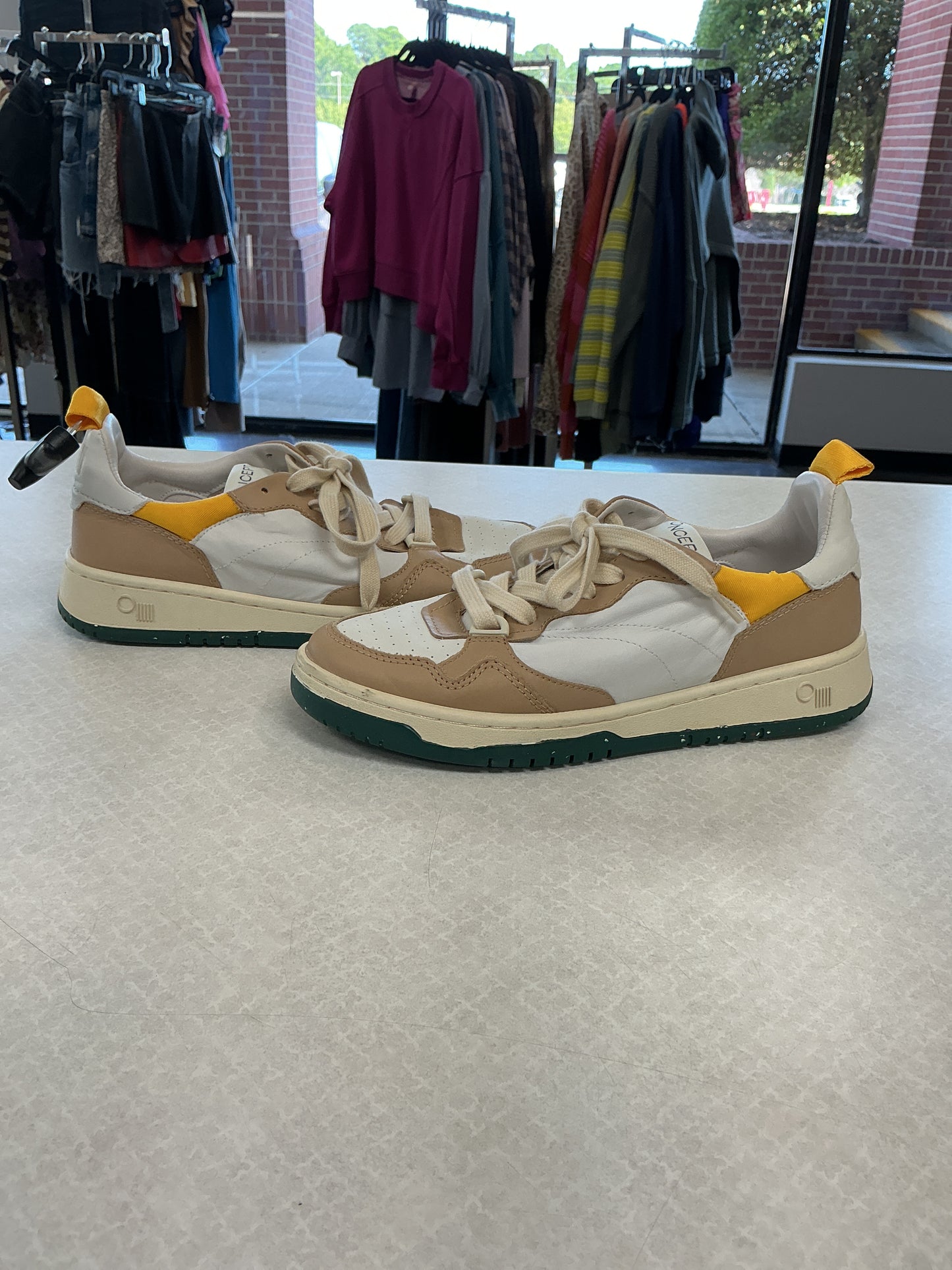 Shoes Sneakers By Cma In Tan & White, Size:7