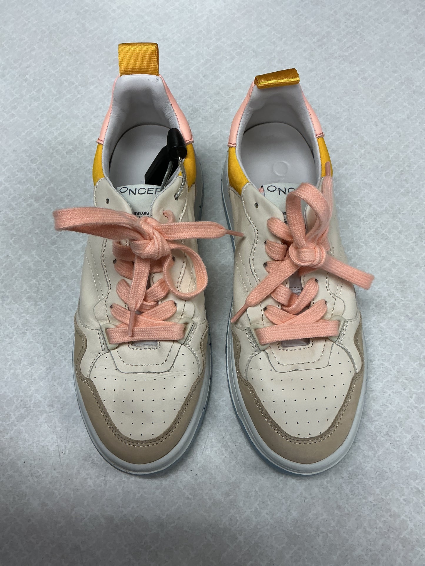 Shoes Sneakers By Cma In Pink & Tan, Size:7