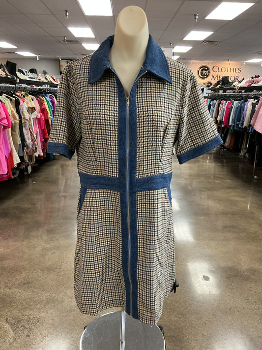 Dress Casual Short By Vici In Plaid Pattern, Size:L