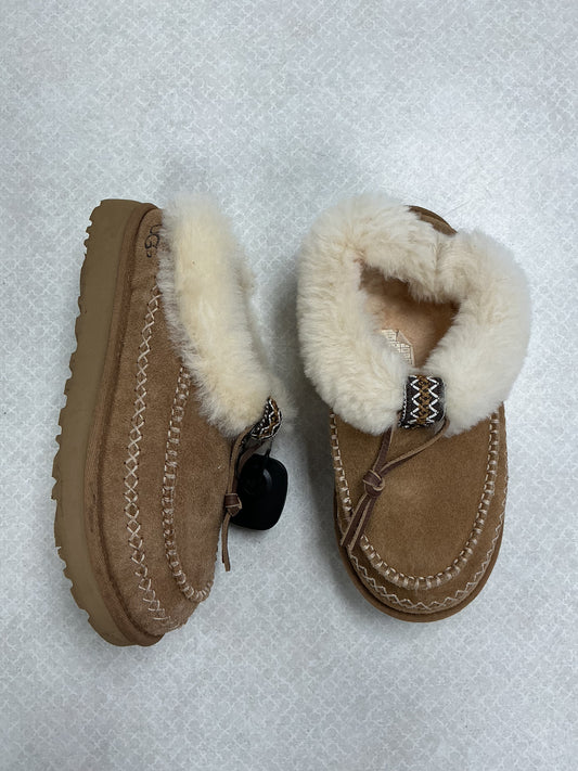 Shoes Designer By Ugg In Tan, Size:7