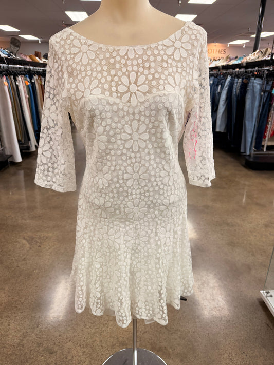 Dress Casual Short By Betsey Johnson In White, Size:6