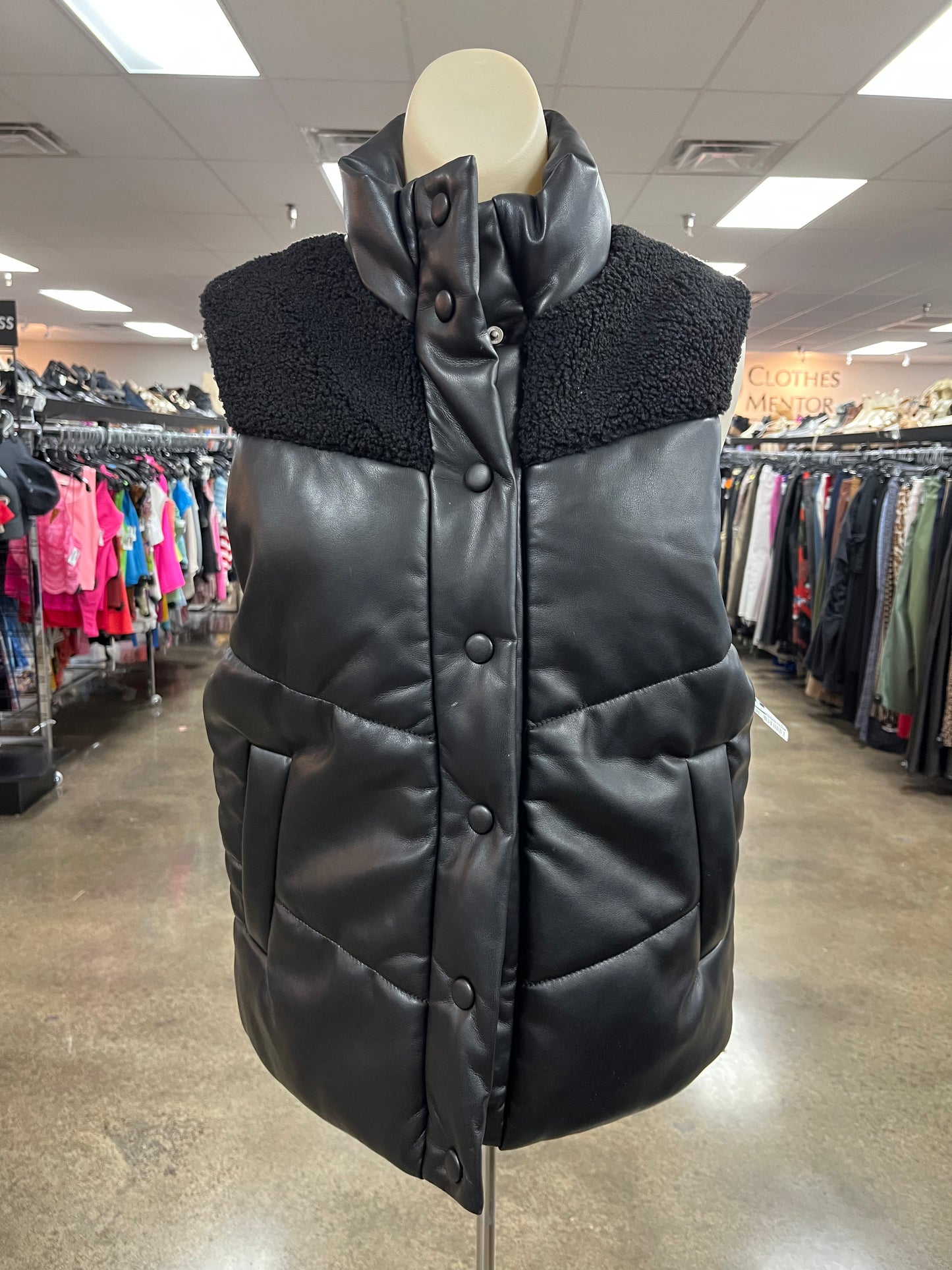 Vest Puffer & Quilted By Heartloom In Black, Size:S