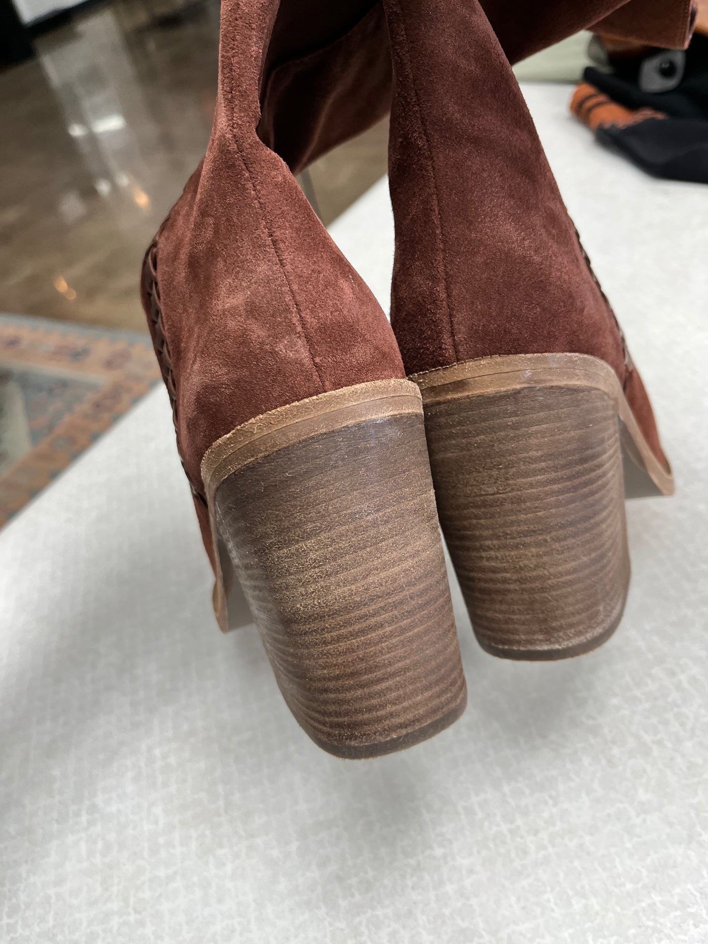 Boots Designer By Ugg In Maroon, Size:9