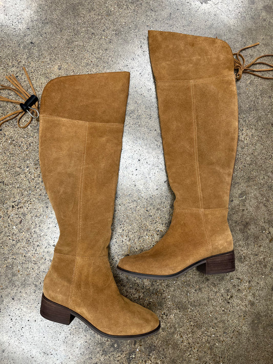 Boots Knee Flats By Gibson And Latimer In Tan, Size:9