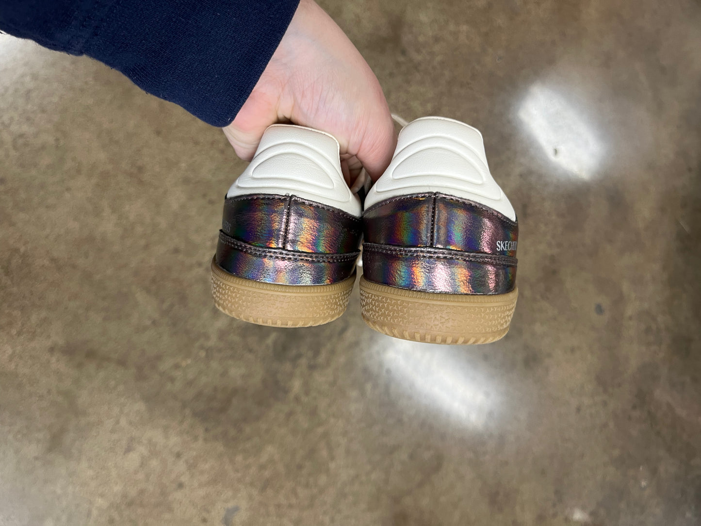 Shoes Sneakers By Skechers In Bronze, Size:8.5