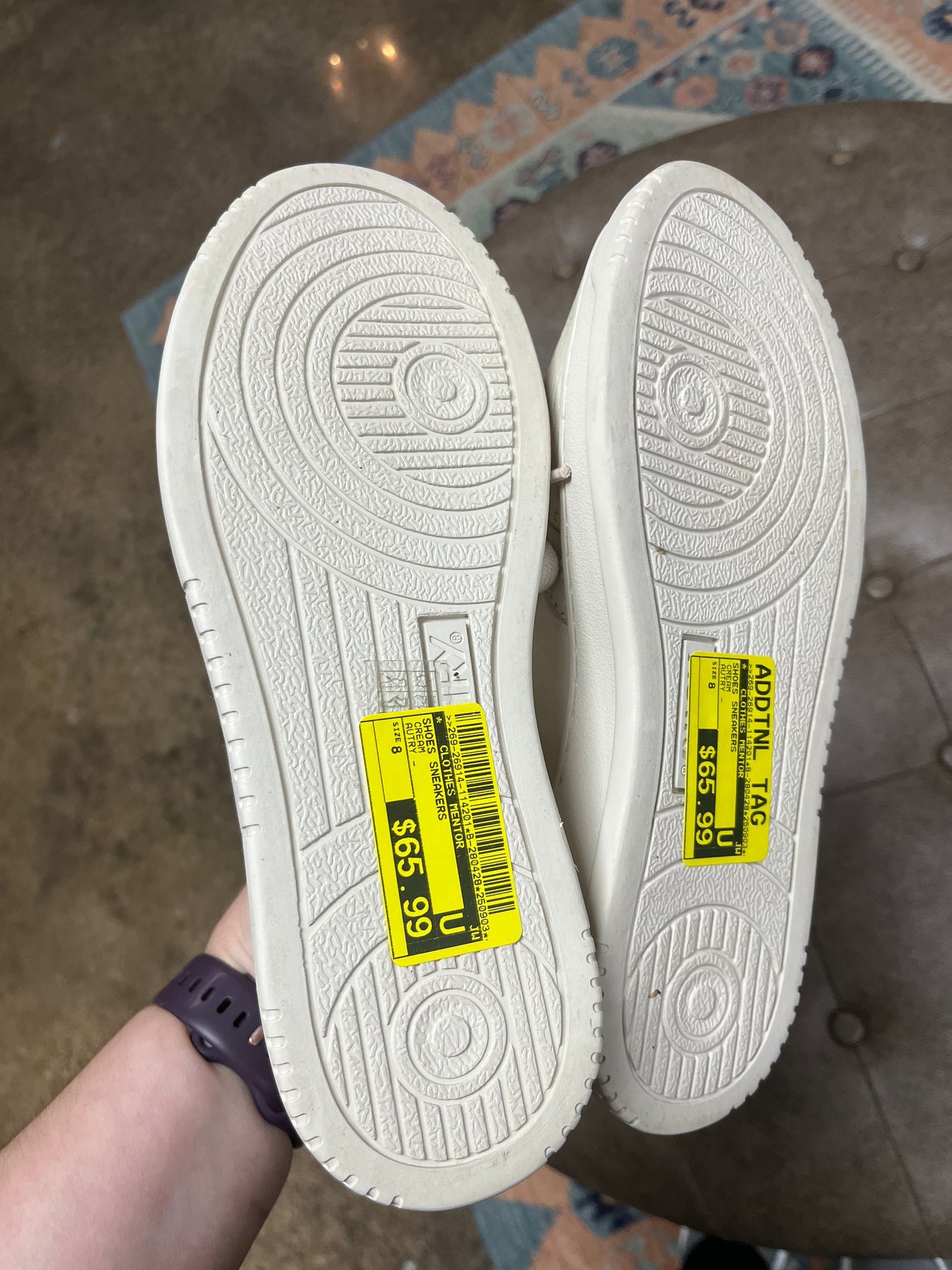 Shoes Sneakers By Clothes Mentor In Cream, Size:8