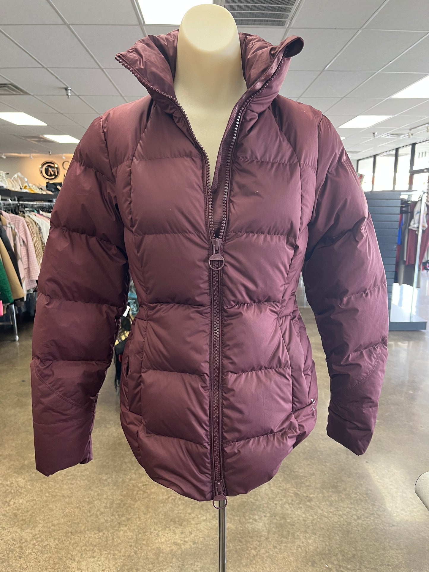 JACKET PUFFER & QUILTED by ATHLETA In MAROON, Size: XXS