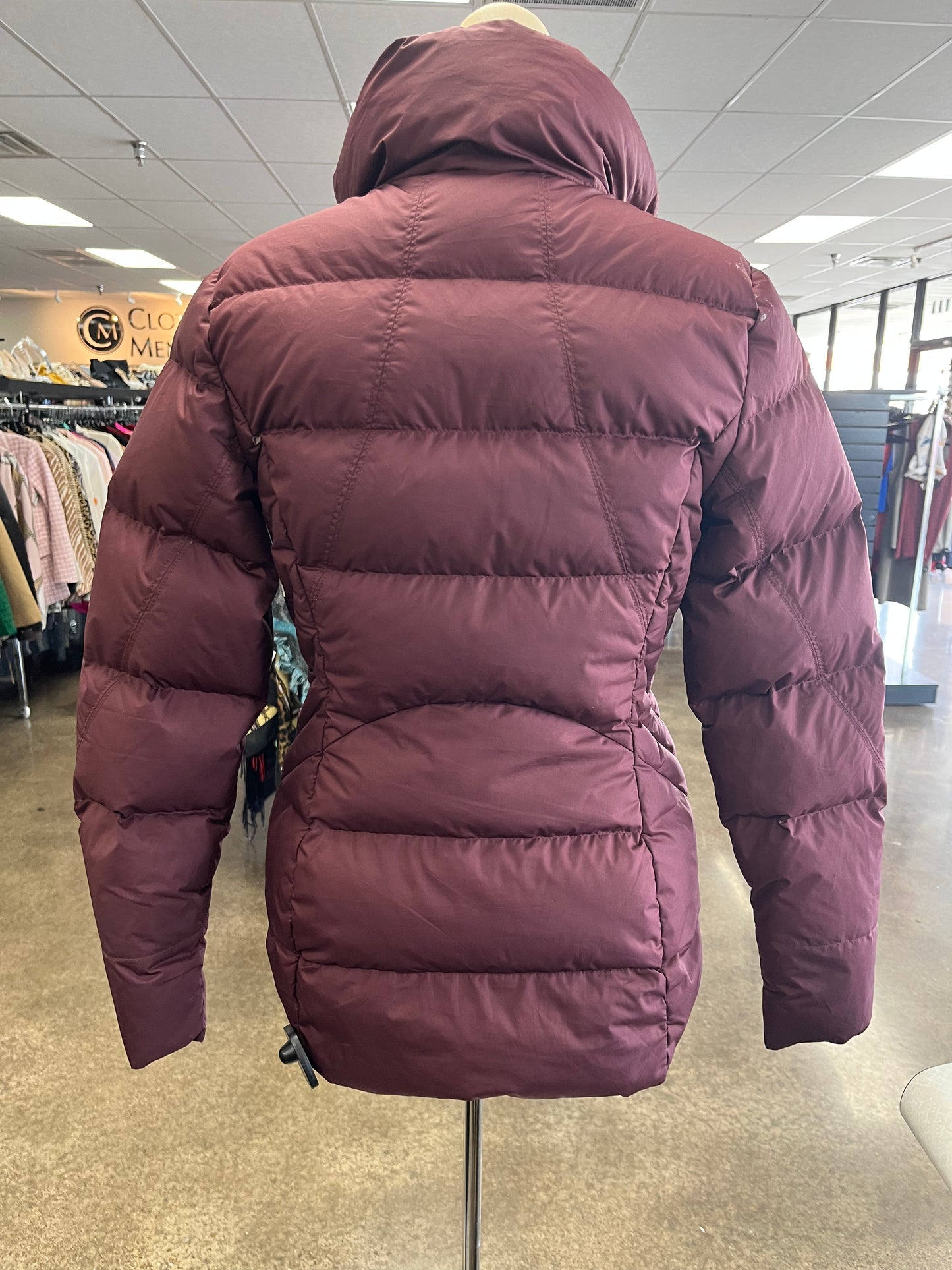 JACKET PUFFER & QUILTED by ATHLETA In MAROON, Size: XXS