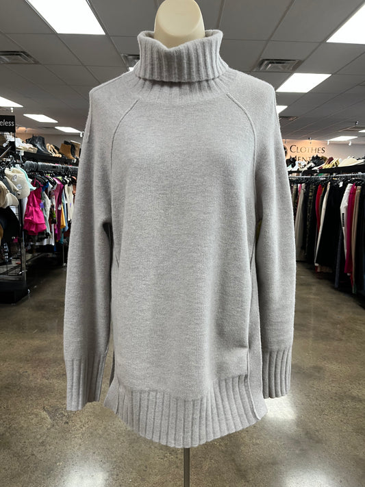 Sweater By Clothes Mentor In Grey, Size:M