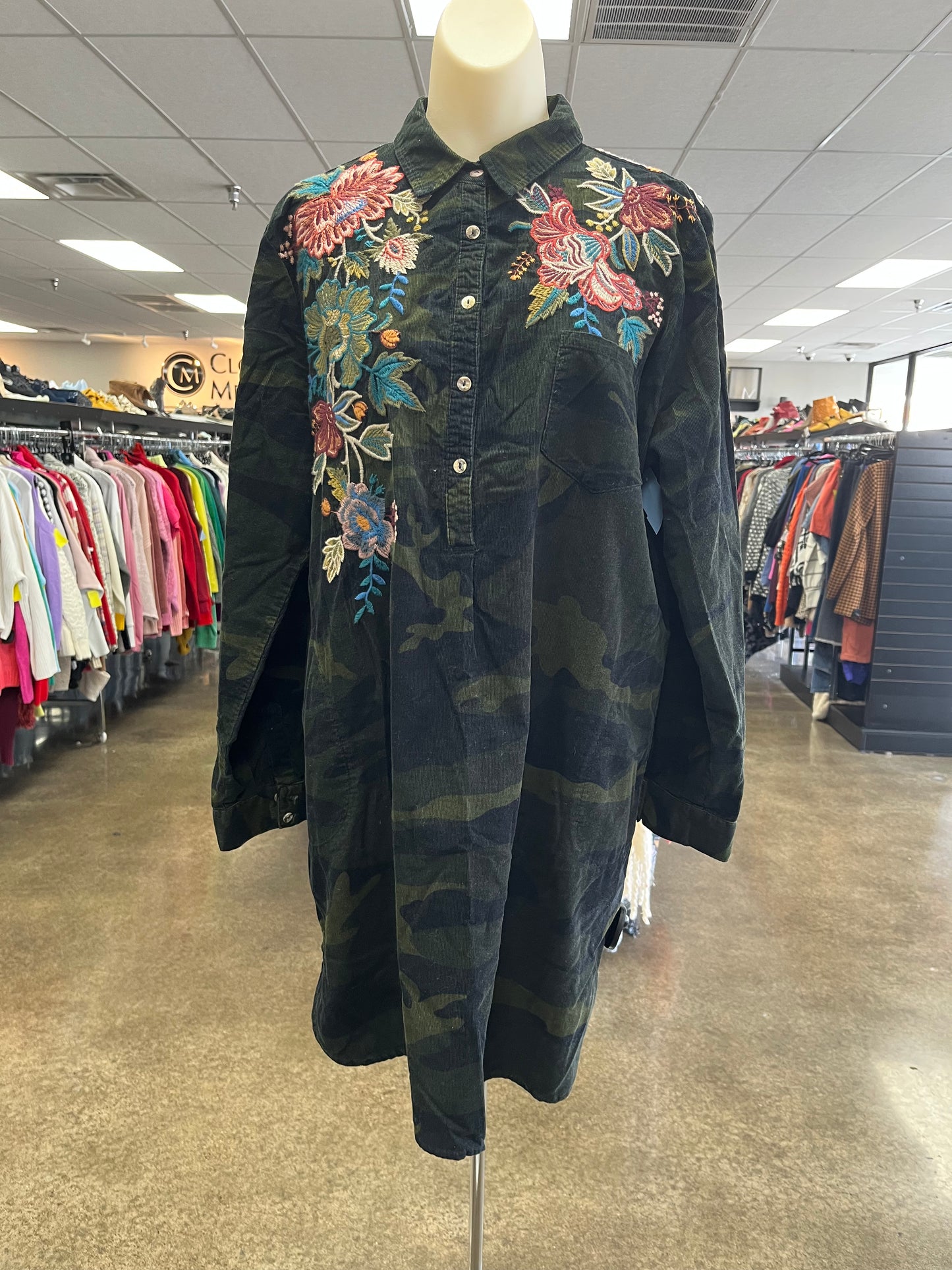 Dress Casual Short By Johnny Was In Camouflage Print, Size:L